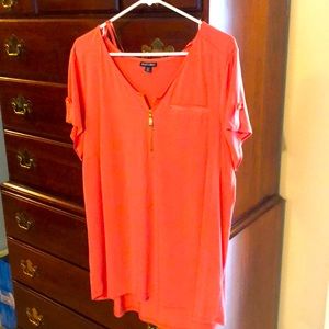 Zip up woman’s top 2x